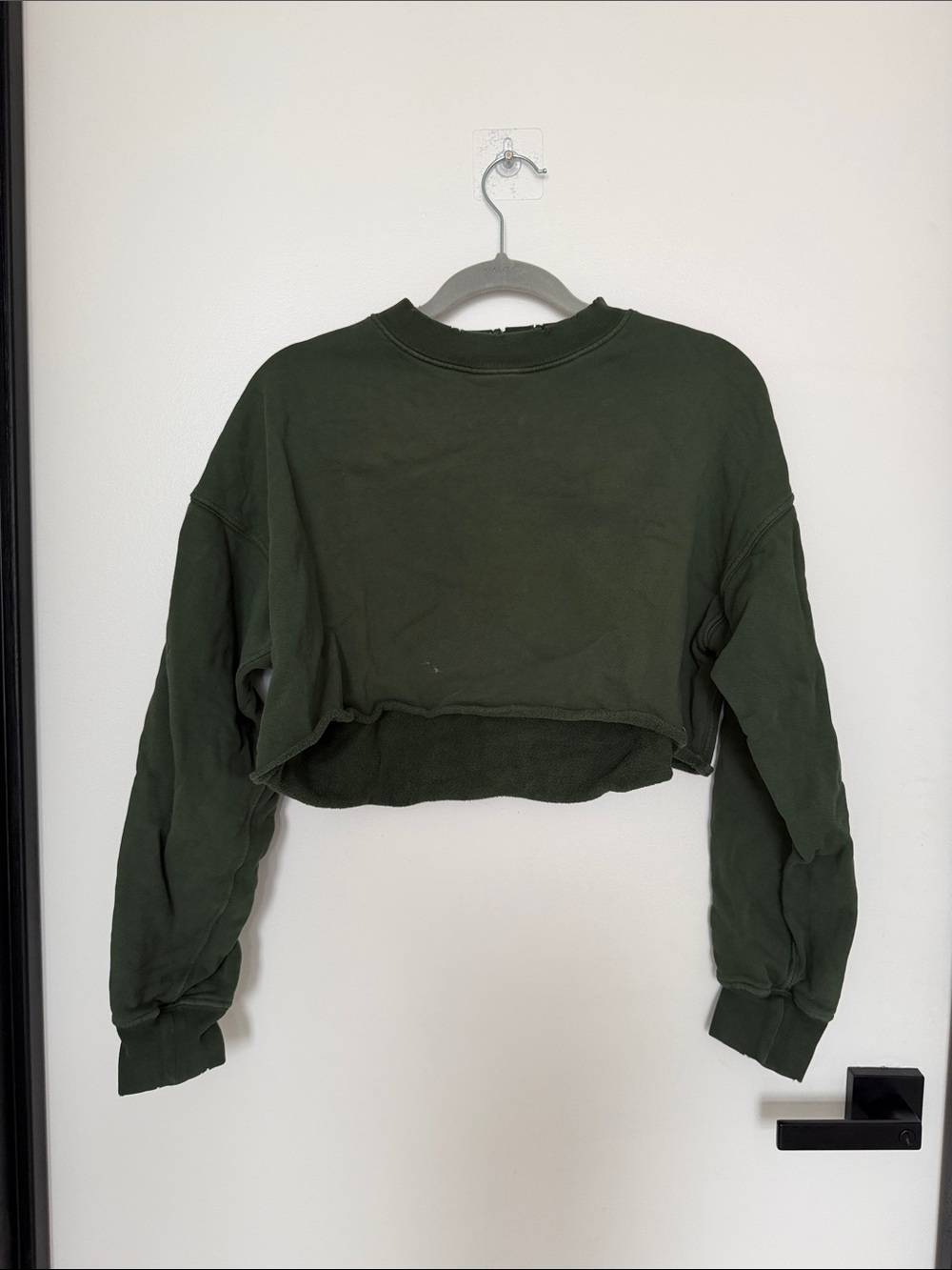 Cropped Crewneck Sweatshirt in Dark Green